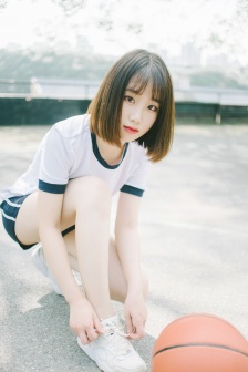 一面亲上边一面膜下边表达
